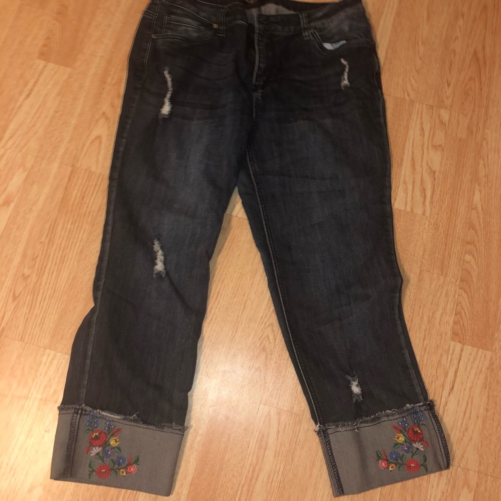 Baccini Cuffed Embroidered Jeans